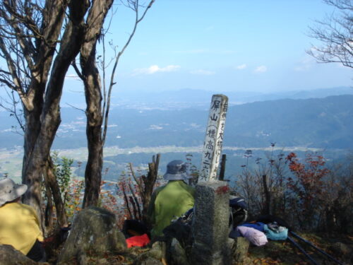 屏山 927m