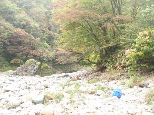 Dsc08516 河原で昼食