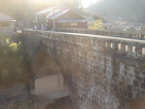 朝地橋