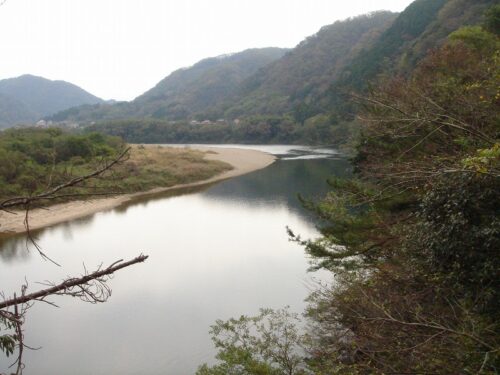 Dsc08880 江の川の堤防