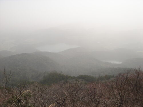 Dsc03465 遠くに御池を見る