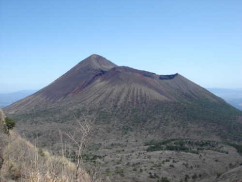 Dsc03490 中岳から見る高千穂峰