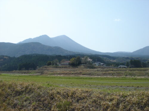 Dsc03545 高原町から見る高千穂峰
