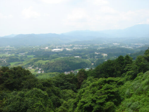 林道から宮之城を望む