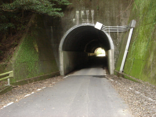 トンネル
