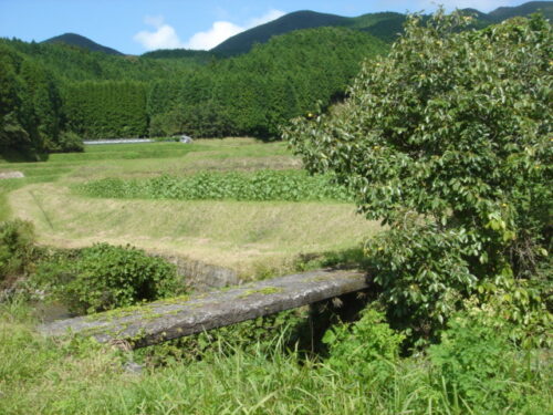 宿泊地の湖畔荘まで