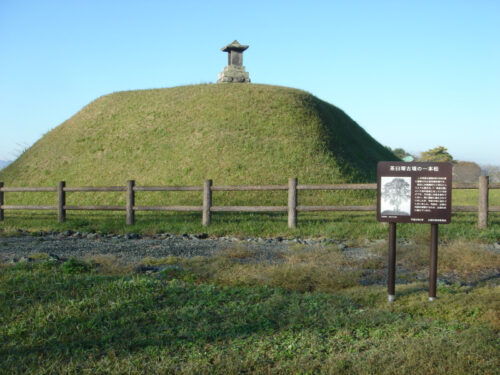 Dsc04597 茶臼塚古墳の一本松