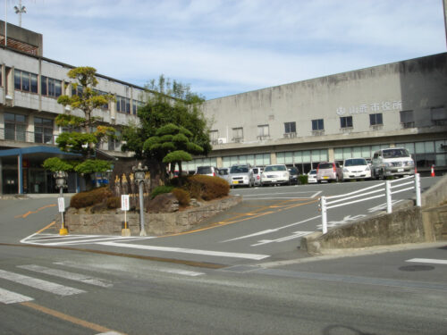 山鹿市役所