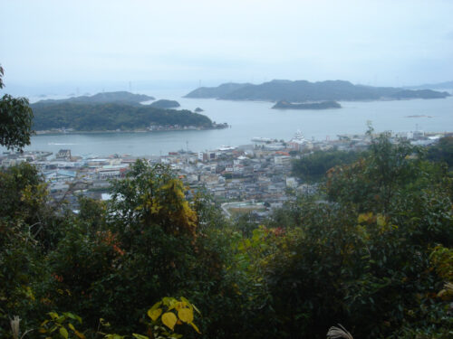 三角港