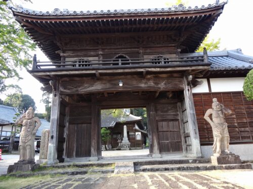 本応寺の仁王像