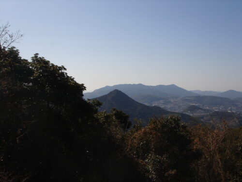 英彦山386m(手前)