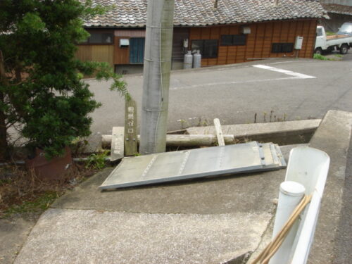 玉泉寺山門　付近
