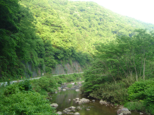 Dsc00101 三谷川沿いを歩く