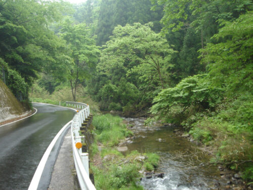 Dsc00622_2 伊佐川に合流