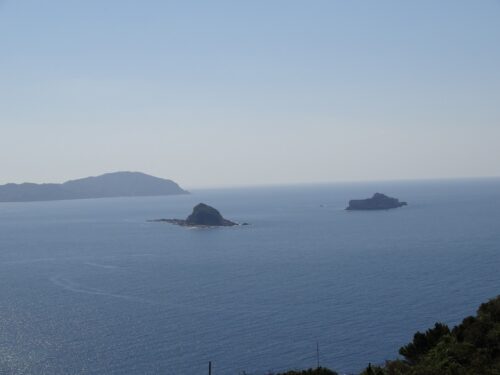 Dsc00463 中ノ島と端島(軍艦島)