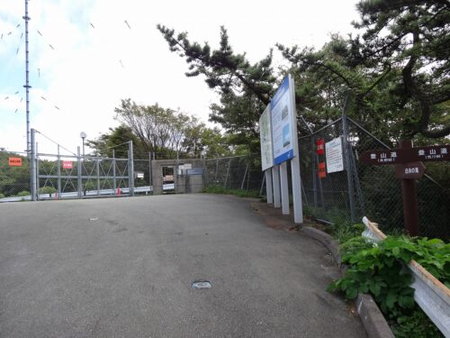 Dsc04934 はがね山標準電波送信所前