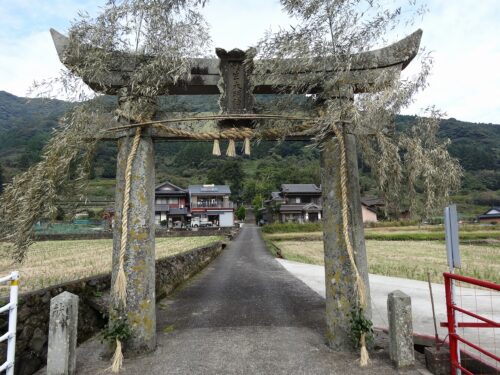 平野の丹生神社