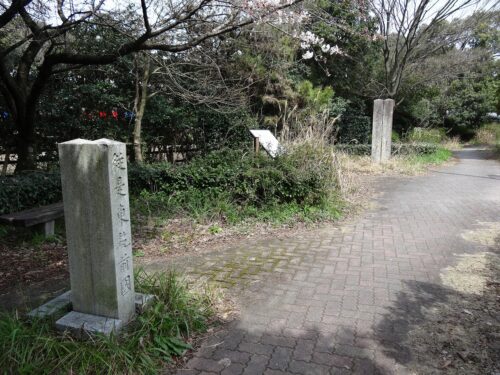 国境石