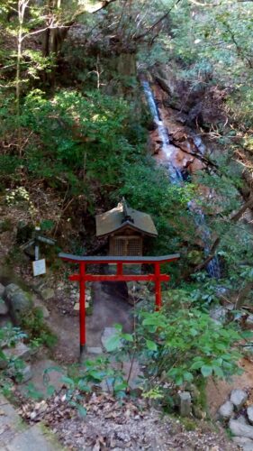 高座の滝