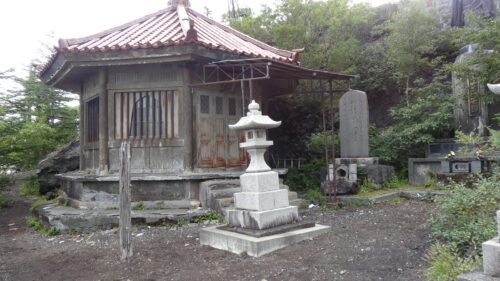 Dsc06087 経ヶ岳八角堂