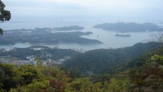 三角岳から見る　三角港
