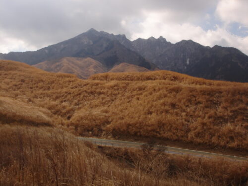 箱石峠からの根子岳と阿蘇高岳