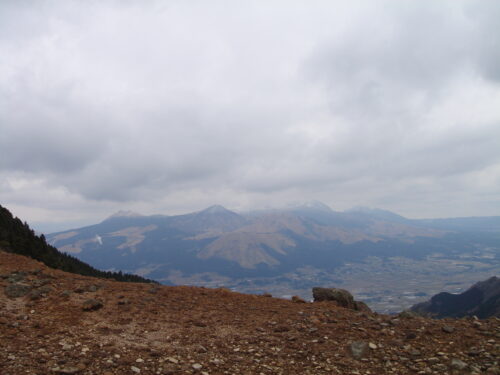 Dsc09138 雲でかすむ阿蘇山麓