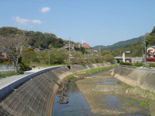 Dsc00035_2 黒崎川と黒崎教会