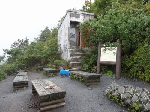 6合目避難小屋