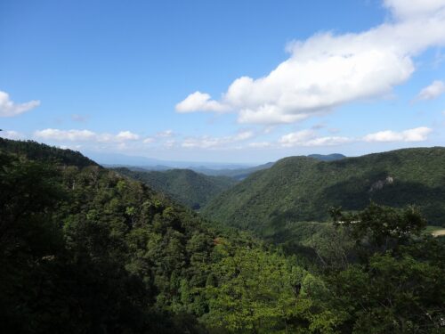 Dsc00341 地蔵堂からの眺め三朝方面