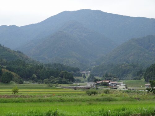 Dsc00412 鹿野から見る、鷲峰山