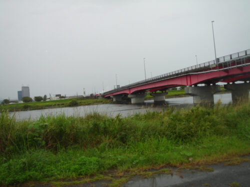 Dsc01864 八千代橋下で休憩