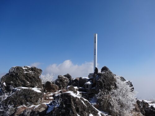 東峰山頂(1580m)