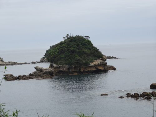 Dsc03323 友住港に浮かぶ小島