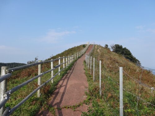 碇山へ