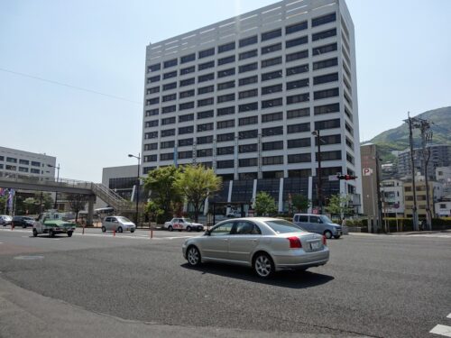 佐世保市役所前