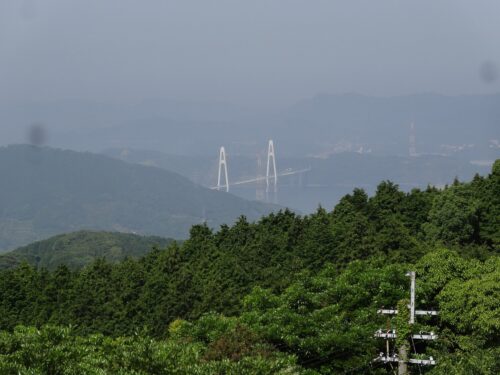 大島大橋と造船所