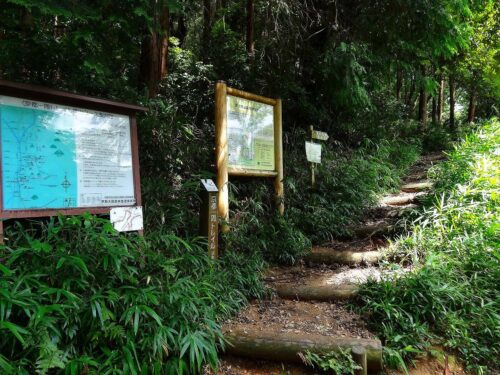 清水山の登山口