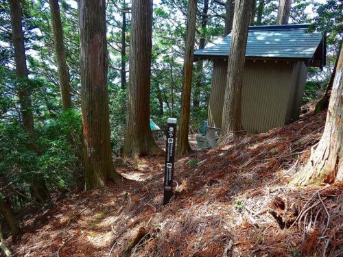 春埜山奥の院