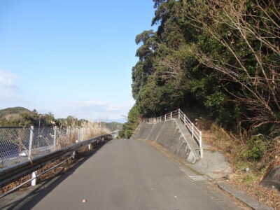 高速道路わき道と合流する