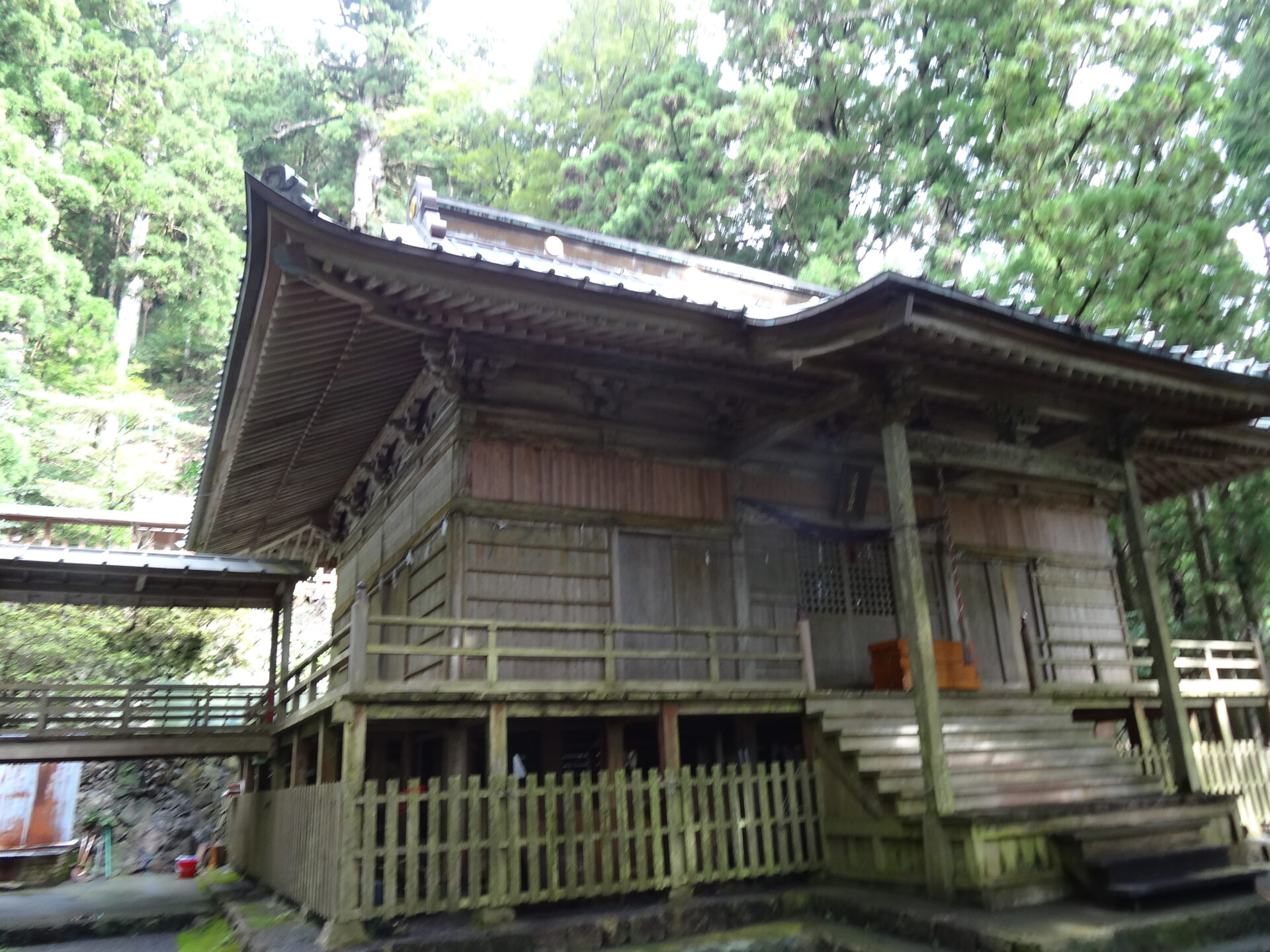 高根山白山神社