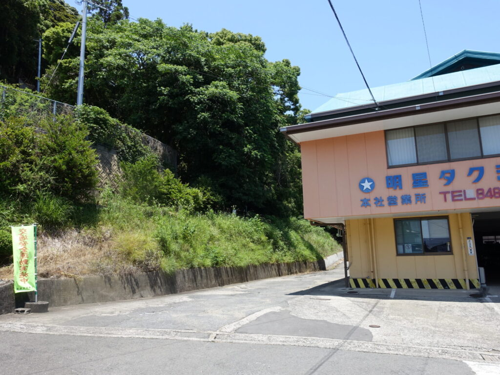 岩屋山小江原登り口