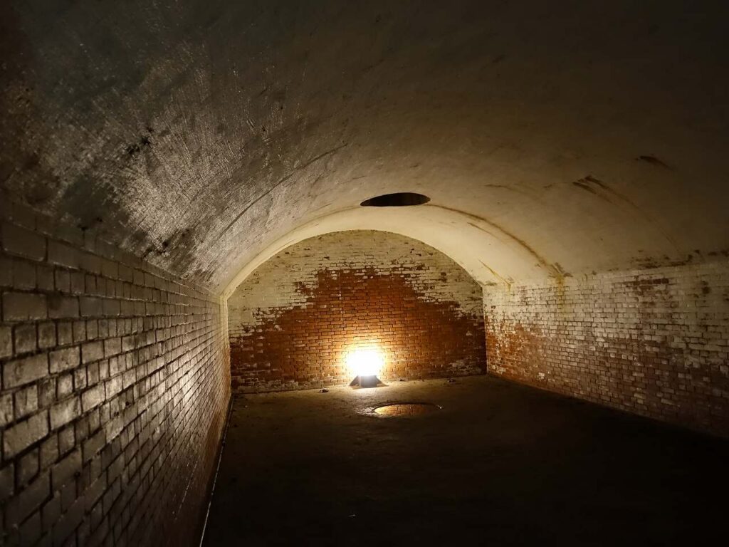 第３砲台跡内部