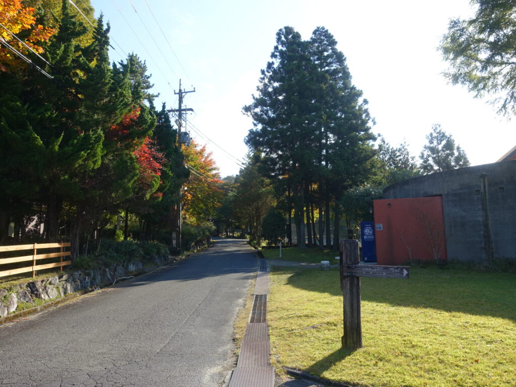 別荘地を通り
