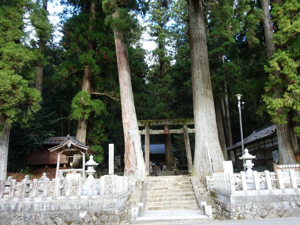龍穴神社