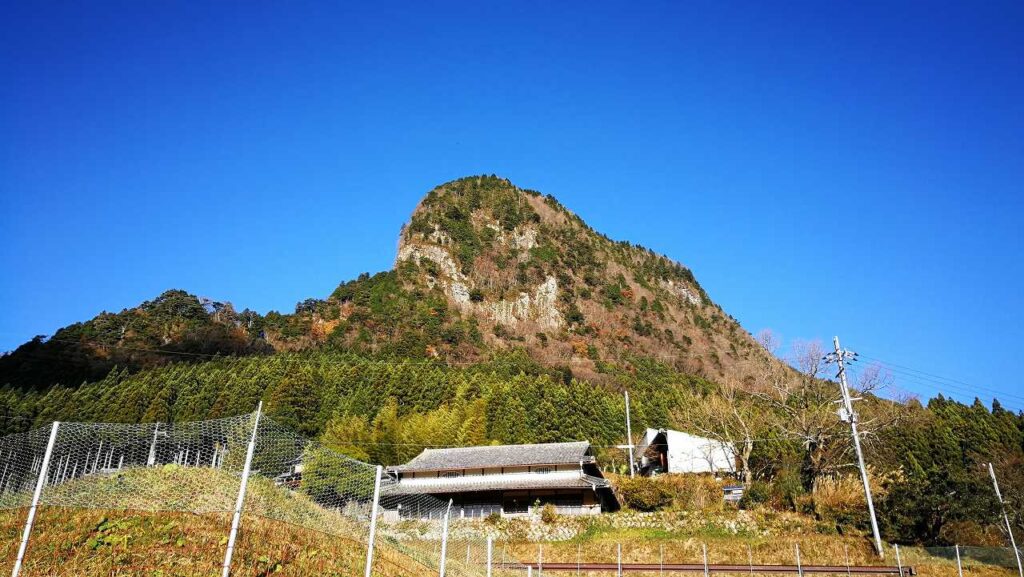 鎧岳
