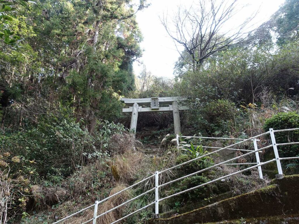 船石岳への登山口