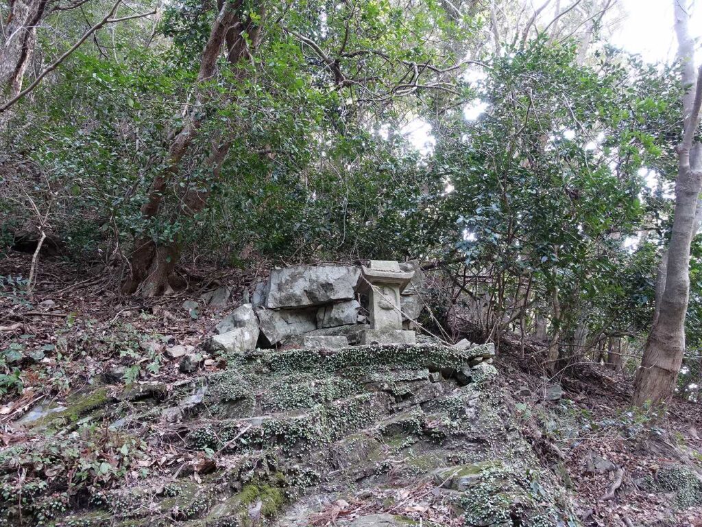 五穀神社の祠