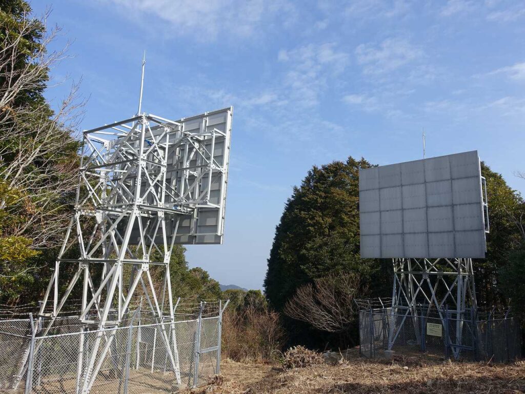 船石岳山頂の反射板