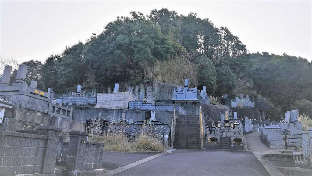 彩が丘団地の教宗寺墓地公園からスタート